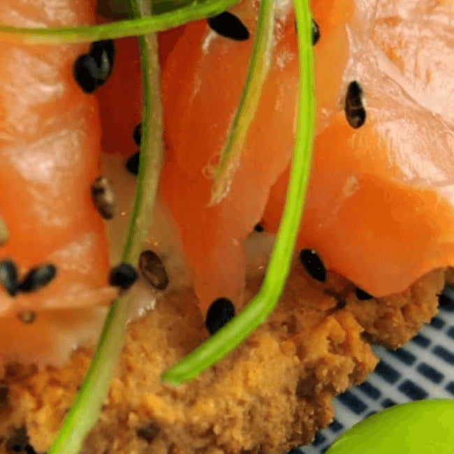 Homemade cracker- zalm- wasabi - FOODIES IN HEELS