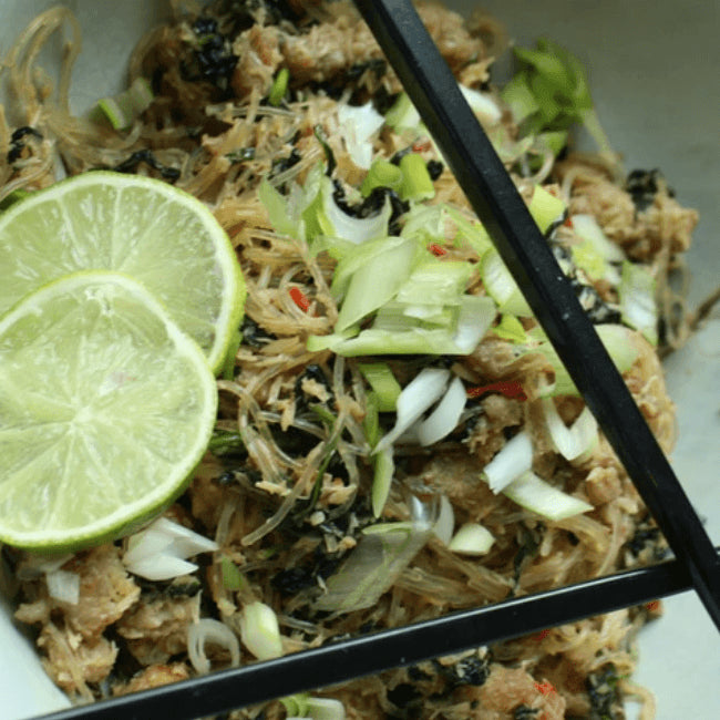 Kip – kokos – spinazie met glasnoedels - FOODIES IN HEELS