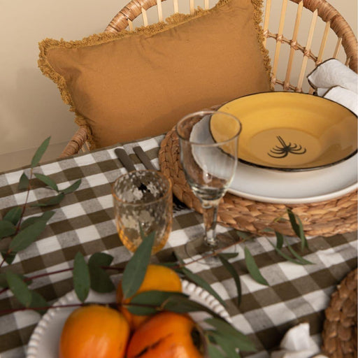 Pillow and pillowcase linen with fringes mustard À la - -. FOODIES IN HEELS