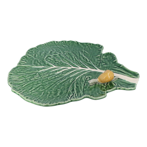 Serveerschaal groen koolblad met slak 39cm Bordallo Pinheiro - FOODIES IN HEELS
