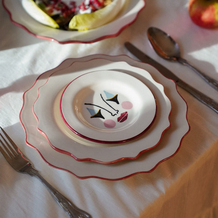 Carmine Scalloped dinerbord 27cm - Dinerborden - Anna + Nina