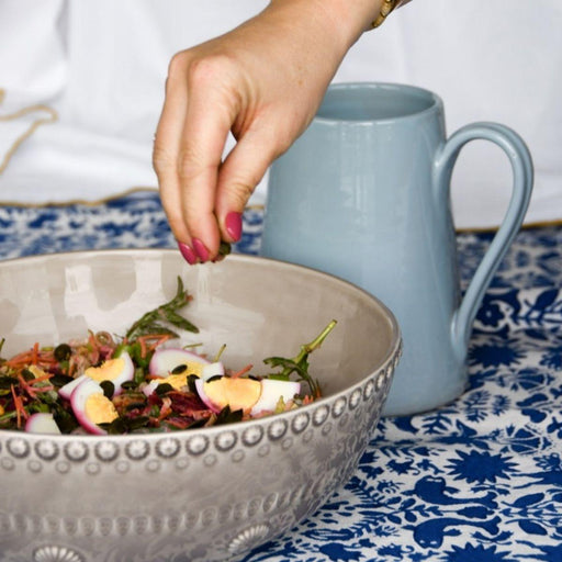 Daisy große Salatschüssel 30cm Greige PotteryJo - FOODIES IN HEELS
