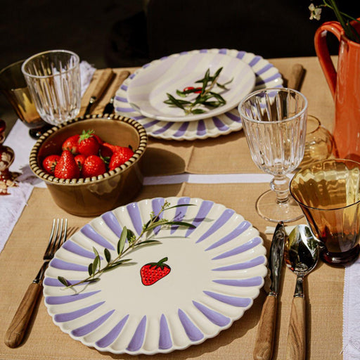Essteller Coquille Erdbeere 28cm Dishes & Deco - FOODIES IN HEELS