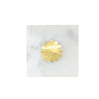 Marble coaster with brass daisy À la - -. FOODIES IN HEELS