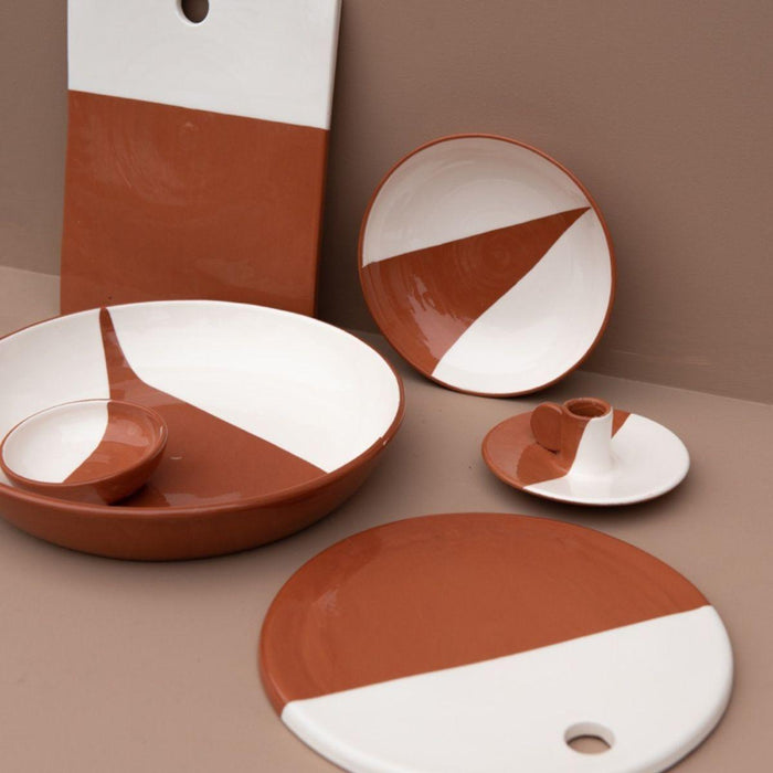 Serving tray round dipped terracotta and white Casa Cubista - -. FOODIES IN HEELS
