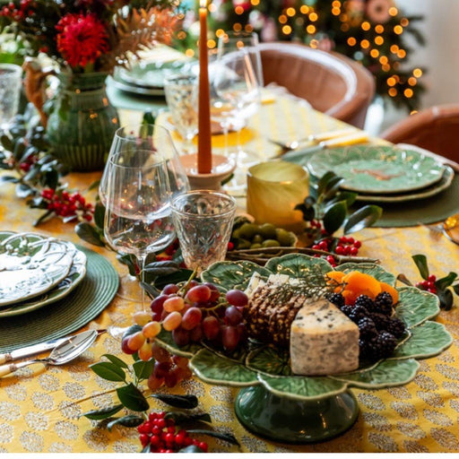 Cake plate on foot Geranium green 33cm - Cake plates - Bordallo Pinheiro