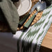 Tafelloper gestikte rand Green Olive motief 235 150x48cm - Tafellopers - Teixits Vicens